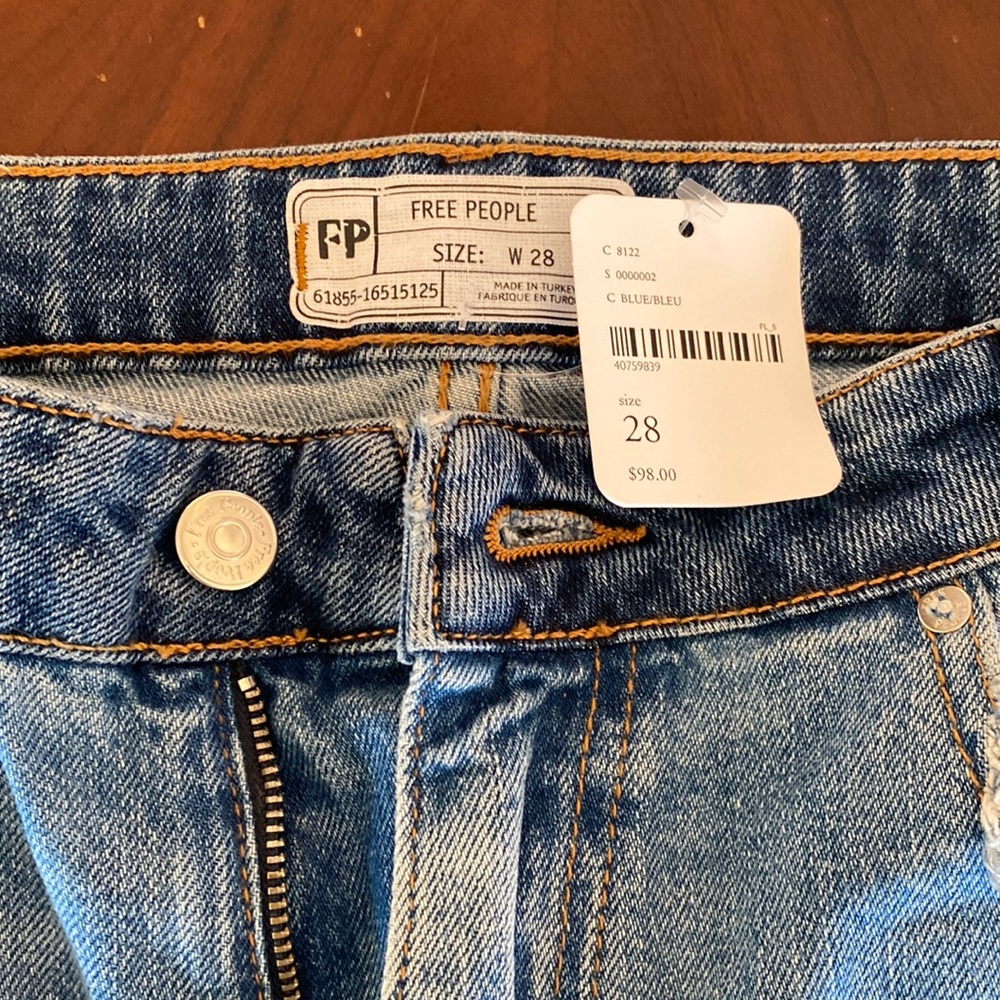 Free people distressed jean size 28